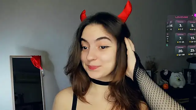 Snapshot of DracosMoon chatting on October 30, 2025, 7:21 am DracosMoon online show from October 30, 2025, 7:21 am