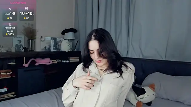 Snapshot of DracosMoon chatting on November 21, 2025, 7:29 am DracosMoon online show from November 21, 2025, 7:29 am