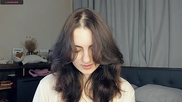 Snapshot of DracosMoon chatting on November 28, 2025, 7:11 am DracosMoon online show from November 28, 2025, 7:11 am