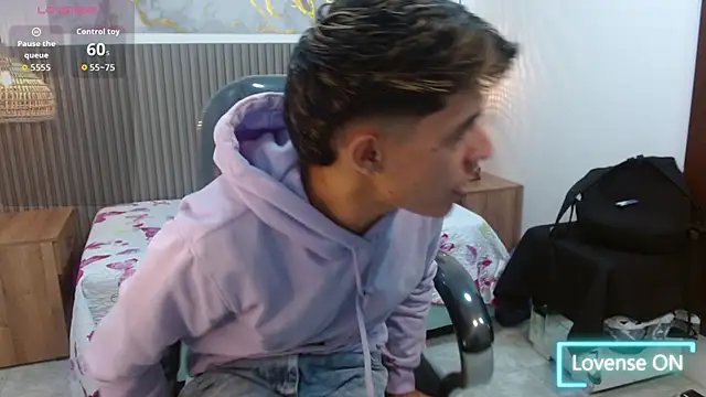 Dyla n18 online show from October 3, 2025, 9:45 pm