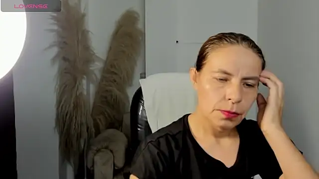 Milf karlye online show from April 15, 2026, 1:56 am