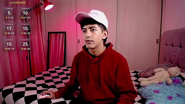 teobowny  online show from January 3, 2025, 1:36 pm