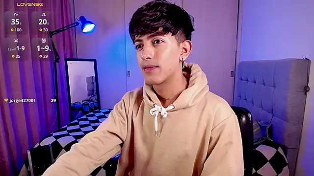 teobowny  online show from January 18, 2025, 8:09 pm