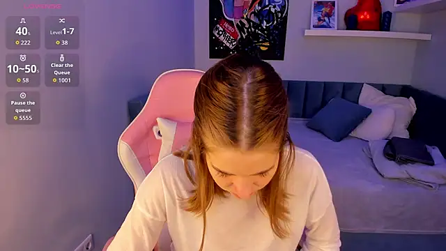 Jennifer Wadee online show from March 12, 2026, 11:22 pm