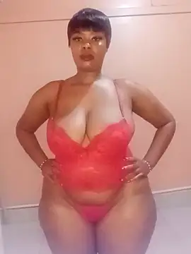 Luciouslips00 online show from June 10, 2026, 4:06 pm