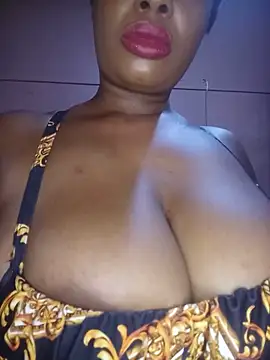 Luciouslips00 online show from June 13, 2026, 2:15 pm