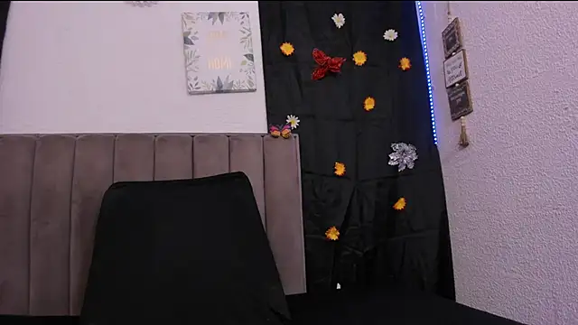 DeisyHarper online show from December 21, 2025, 6:42 am