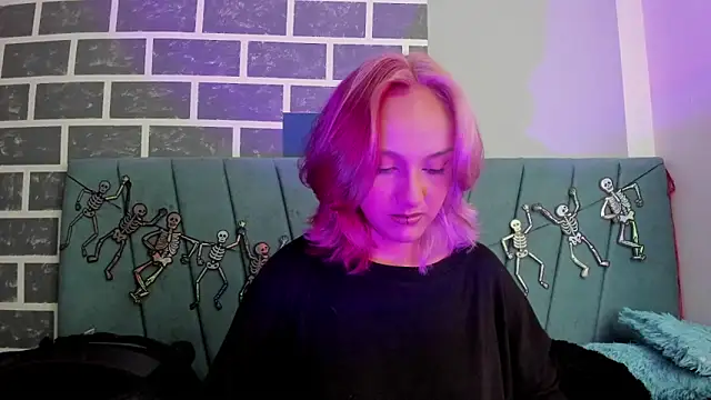 Alterego1   online show from October 24, 2025, 11:39 am