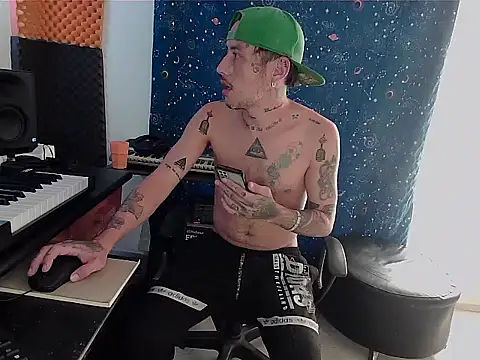 Snapshot of patrik_tattoo_ chatting on January 29, 2025, 5:56 pm patrik tattoo online show from January 29, 2025, 5:56 pm