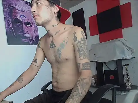 patrik tattoo  online show from May 20, 2026, 4:02 pm
