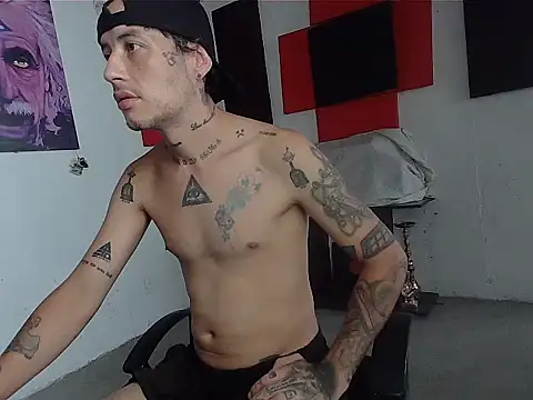 patrik tattoo  online show from May 28, 2026, 4:48 pm