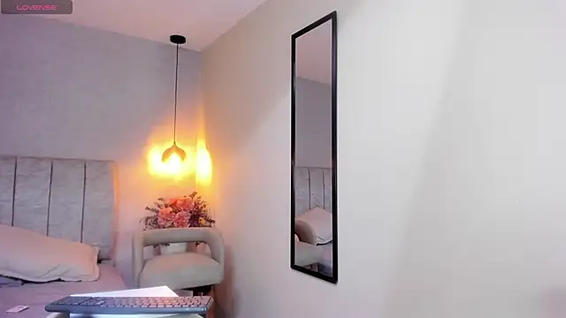 Snapshot of tutu_milf chatting on November 9, 2025, 12:14 pm tutu milf online show from November 9, 2025, 12:14 pm