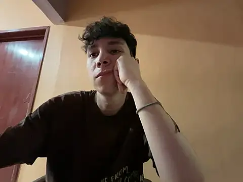 Omaaaaaaa00001 online show from February 7, 2025, 7:27 pm