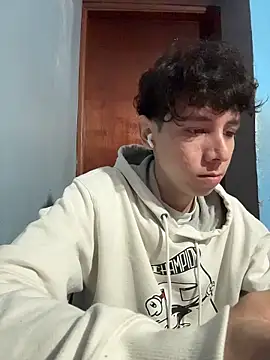 Omaaaaaaa00001 online show from November 28, 2025, 5:04 pm