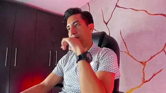 EdwardVlad online show from December 6, 2024, 10:19 pm