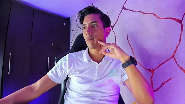 EdwardVlad online show from December 13, 2024, 7:10 pm