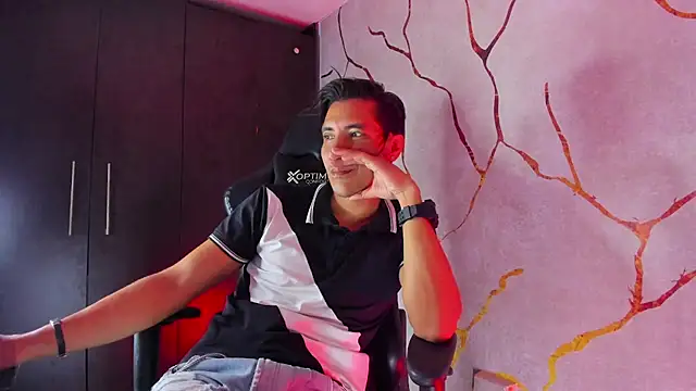 EdwardVlad online show from December 21, 2024, 10:51 pm