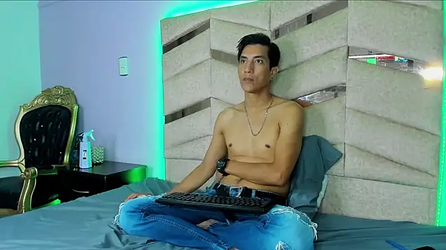 EdwardVlad online show from December 27, 2024, 10:37 pm