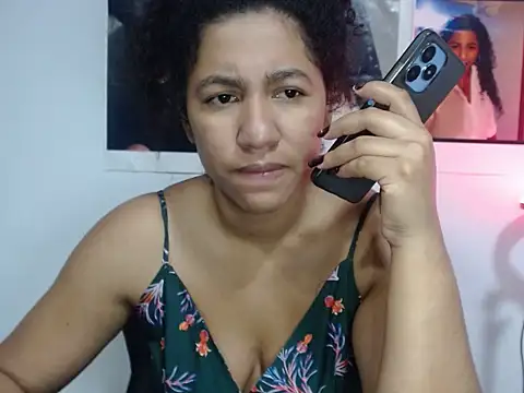 bellacrespalatina online show from October 12, 2025, 10:31 pm