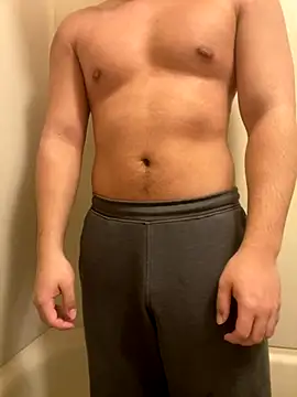 Snapshot of YU-KI00 chatting on November 9, 2025, 12:58 pm YU-KI00 online show from November 9, 2025, 12:58 pm