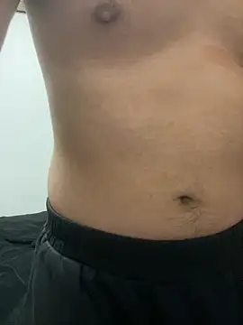 Snapshot of YU-KI00 chatting on November 15, 2025, 12:45 pm YU-KI00 online show from November 15, 2025, 12:45 pm