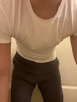 Snapshot of YU-KI00 chatting on November 16, 2025, 11:16 am YU-KI00 online show from November 16, 2025, 11:16 am