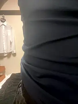 Snapshot of YU-KI00 chatting on November 20, 2025, 12:27 pm YU-KI00 online show from November 20, 2025, 12:27 pm