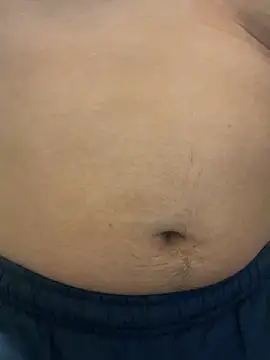 Snapshot of YU-KI00 chatting on November 23, 2025, 11:54 am YU-KI00 online show from November 23, 2025, 11:54 am