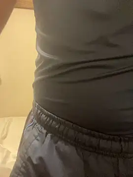 Snapshot of YU-KI00 chatting on November 24, 2025, 12:38 pm YU-KI00 online show from November 24, 2025, 12:38 pm