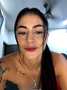 Snapshot of emilie_xx_ chatting on September 29, 2025, 2:44 pm emilie xx online show from September 29, 2025, 2:44 pm