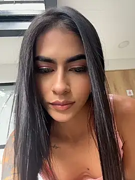 Snapshot of emilie_xx_ chatting on May 13, 2026, 8:49 pm emilie xx online show from May 13, 2026, 8:49 pm