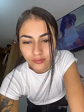 Snapshot of emilie_xx_ chatting on May 27, 2026, 2:41 am emilie xx online show from May 27, 2026, 2:41 am