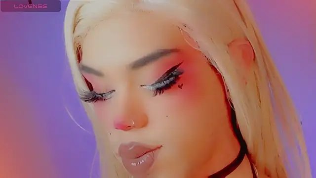 DanniLee  online show from December 14, 2025, 7:18 pm