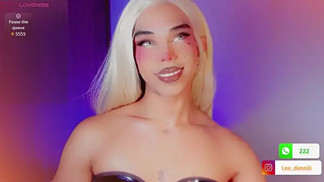 DanniLee  online show from February 15, 2026, 8:27 pm