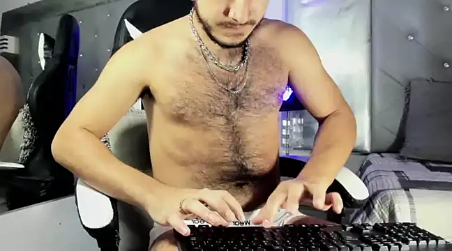 JuanDiegoKing online show from January 19, 2025, 1:32 am