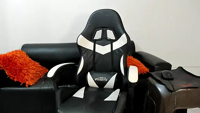 JuanDiegoKing online show from March 23, 2025, 3:21 am