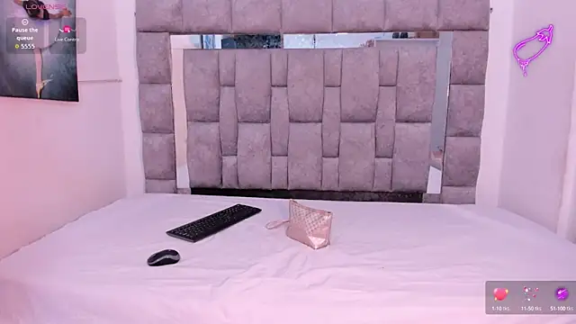 zulyjones online show from October 4, 2025, 12:25 pm