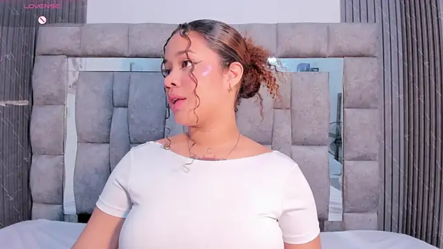 zulyjones online show from November 6, 2025, 12:06 pm