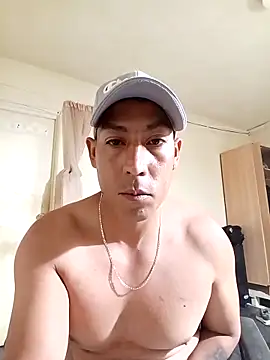 Reveldeseductor online show from April 6, 2026, 9:05 pm