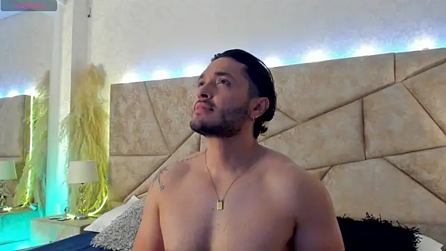 JossAckland online show from April 14, 2026, 8:04 pm