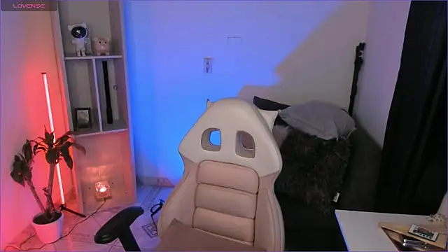 odelei online show from November 12, 2025, 8:48 am