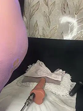 chiquimaturesexy online show from May 13, 2026, 12:08 am