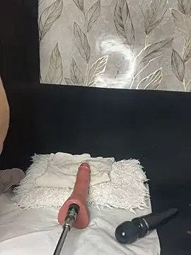 chiquimaturesexy online show from May 16, 2026, 9:35 pm