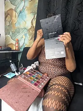 chiquimaturesexy online show from May 23, 2026, 11:09 pm