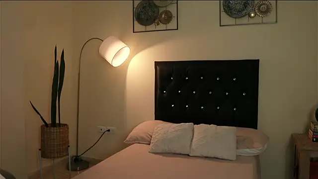 paauly online show from April 22, 2026, 10:39 am