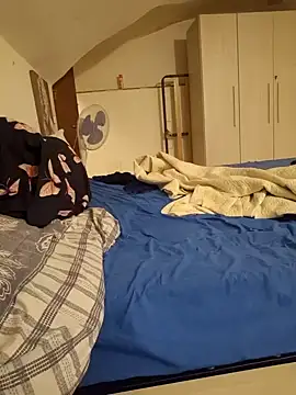 perla97 online show from December 8, 2024, 8:58 pm