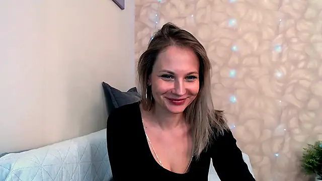Snapshot of Sunny_bunny6 chatting on December 6, 2024, 5:11 pm Sunny bunny6 online show from December 6, 2024, 5:11 pm
