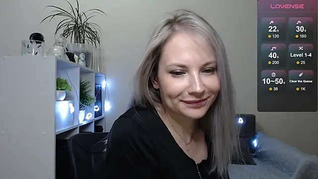 Snapshot of Sunny_bunny6 chatting on December 16, 2024, 9:57 am Sunny bunny6 online show from December 16, 2024, 9:57 am