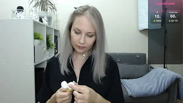 Snapshot of Sunny_bunny6 chatting on December 20, 2024, 5:08 pm Sunny bunny6 online show from December 20, 2024, 5:08 pm
