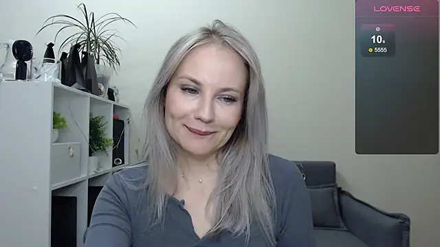Snapshot of Sunny_bunny6 chatting on January 3, 2025, 2:10 am Sunny bunny6 online show from January 3, 2025, 2:10 am